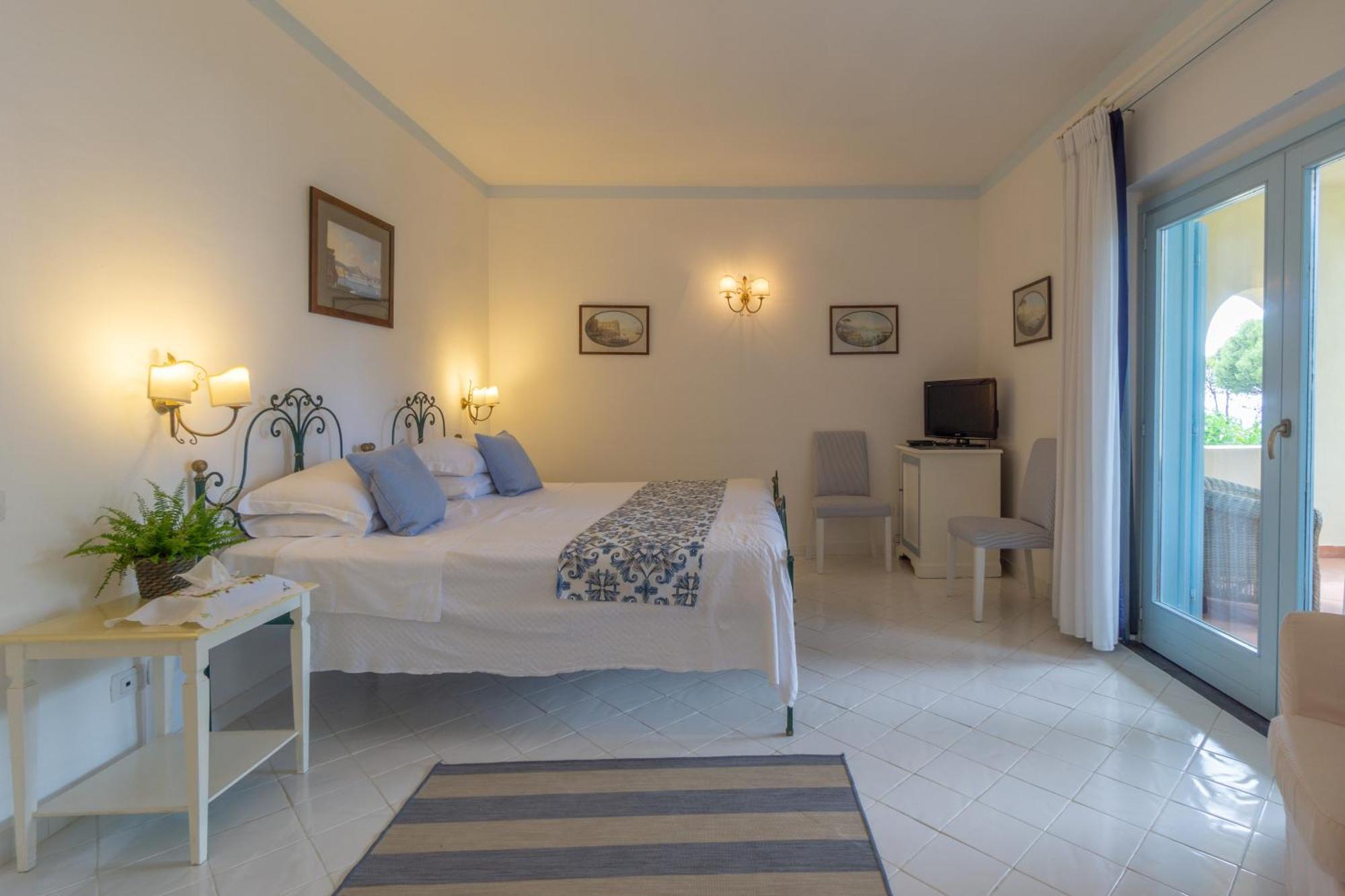 Palazzo Belmonte Hotel Santa Maria di Castellabate Exterior photo